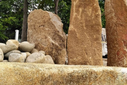 co-nen-dung-da-tang-trang-tri-san-vuon-khong