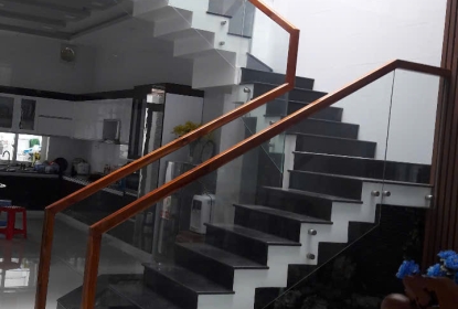 thi-cong-da-hoa-cuong-cau-thang